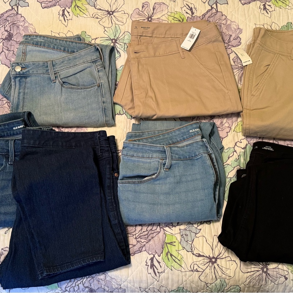 Old Navy women's Casual Pants 14 Short Jeans Khakis Black